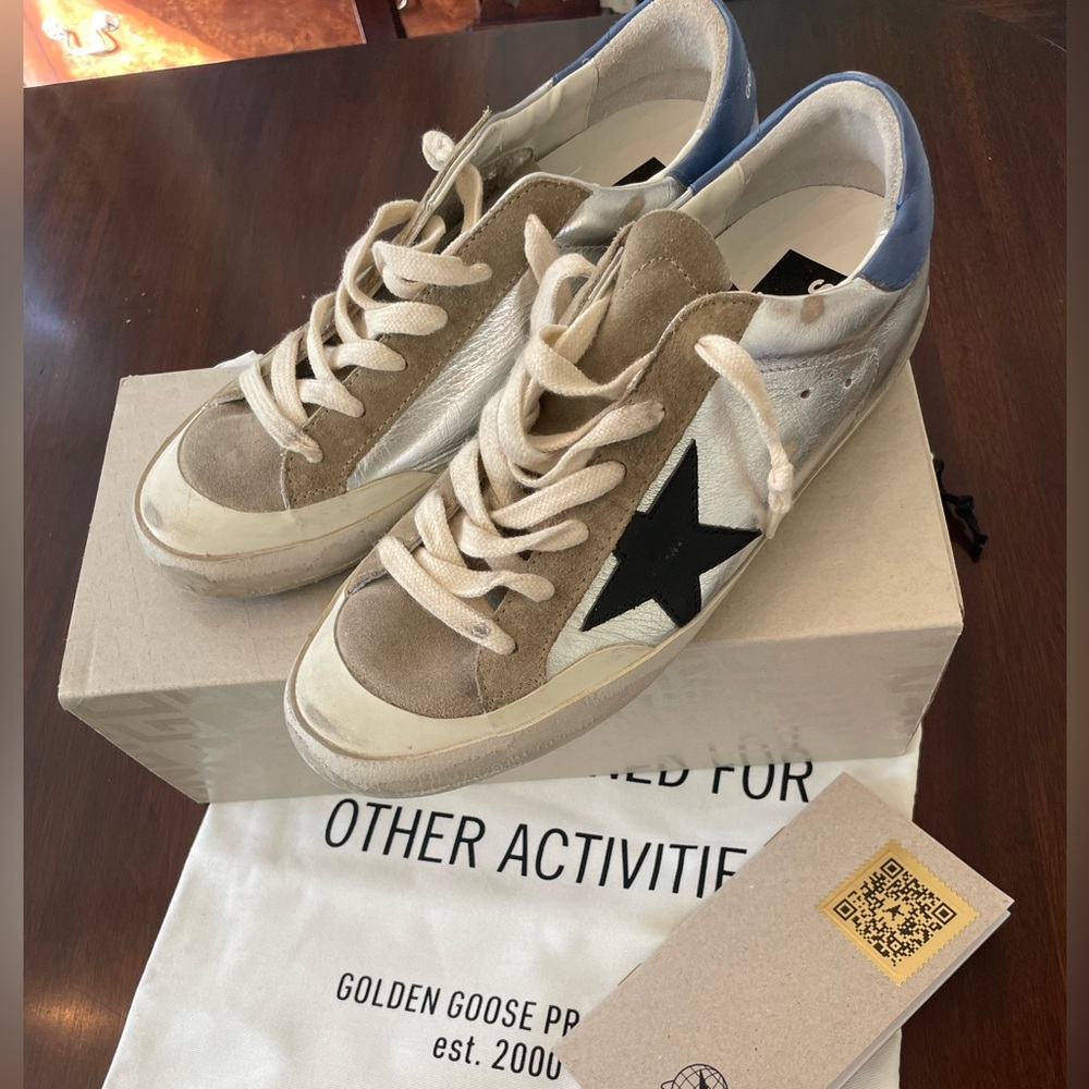 Women’s Golden Goose super star penstar classics.  Hardly worn.